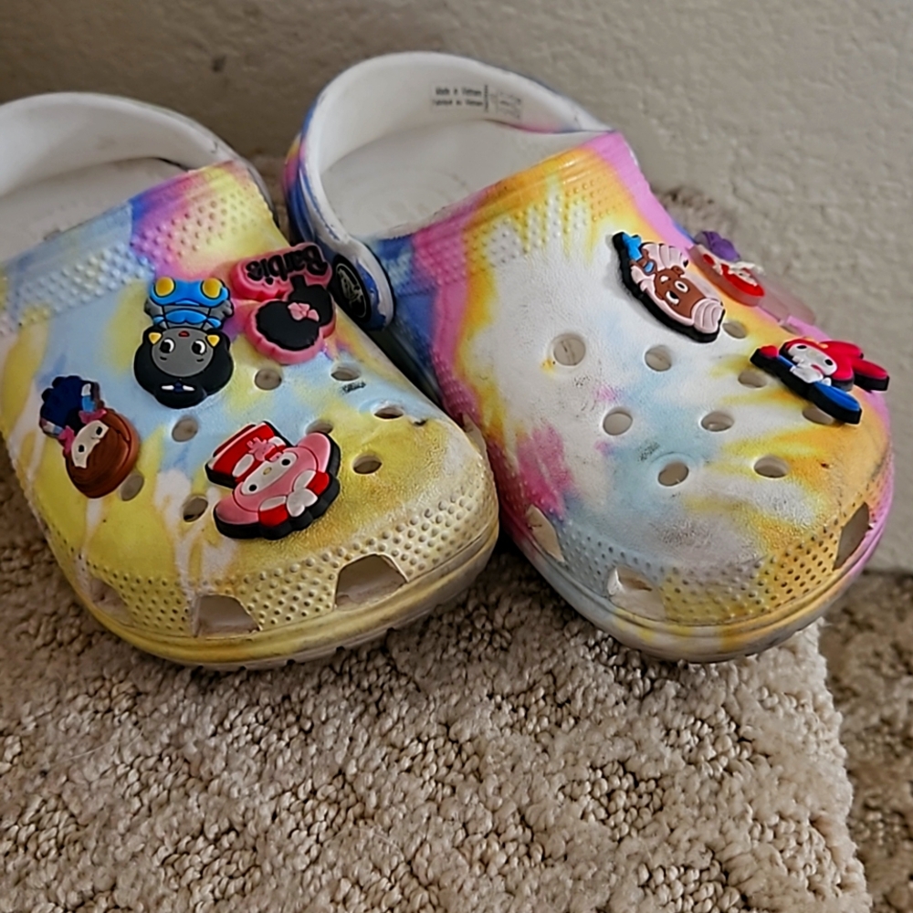 Preloved rainbow tie dye crocs